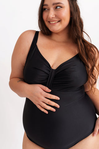 Jednodílné plavky opticky zužující bez kostic, černé