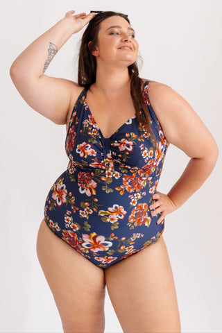 Jednodílné plavky opticky zužující bez kostic, s květinovým vzorem