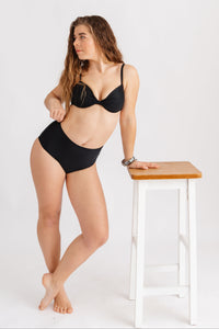 Spodní díl plavek tvarující s vysokým pasem, černý