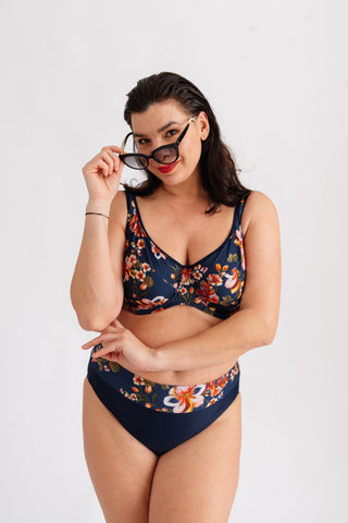 Horní díl plavek s kosticemi a podloženými ramínky, s květinovým vzorem