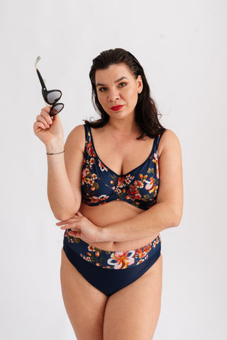 Horní díl plavek s kosticemi a podloženými ramínky, s květinovým vzorem