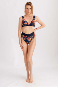Spodní díl plavek tvarující s vysokým pasem a páskem, s květinovým vzorem
