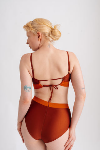 Spodní díl retro s vysokým pasem, v oranžovo-hnědé kombinaci