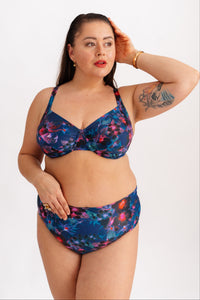 Spodní díl plavek tvarující s vysokým pasem a páskem, s modrými květy