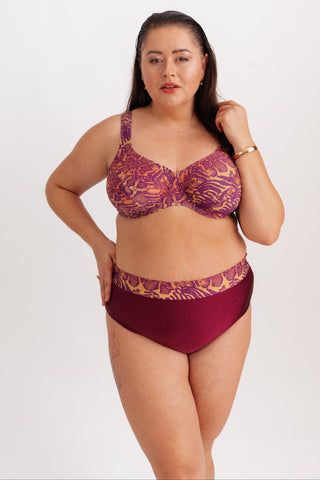 Horní díl plavek s kosticemi a podloženými ramínky a podprsním páskem, s hadím vzorem